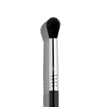 E38 Diffused Crease Brush