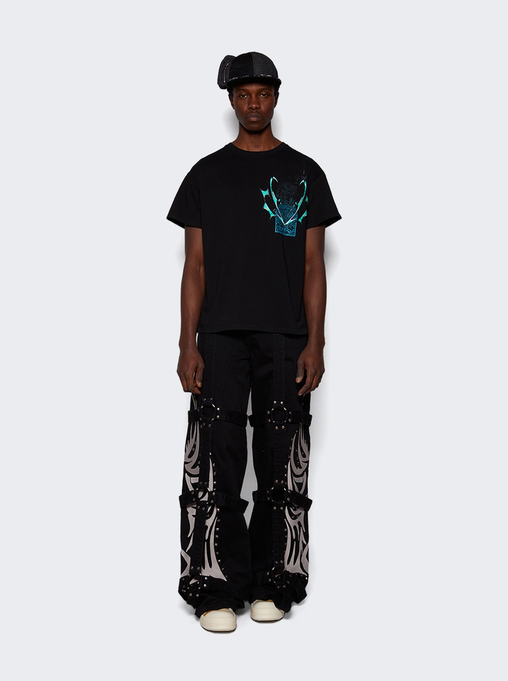 Men | WHO DECIDES WAR | Winged Logo Bondage Pant Coal | Black