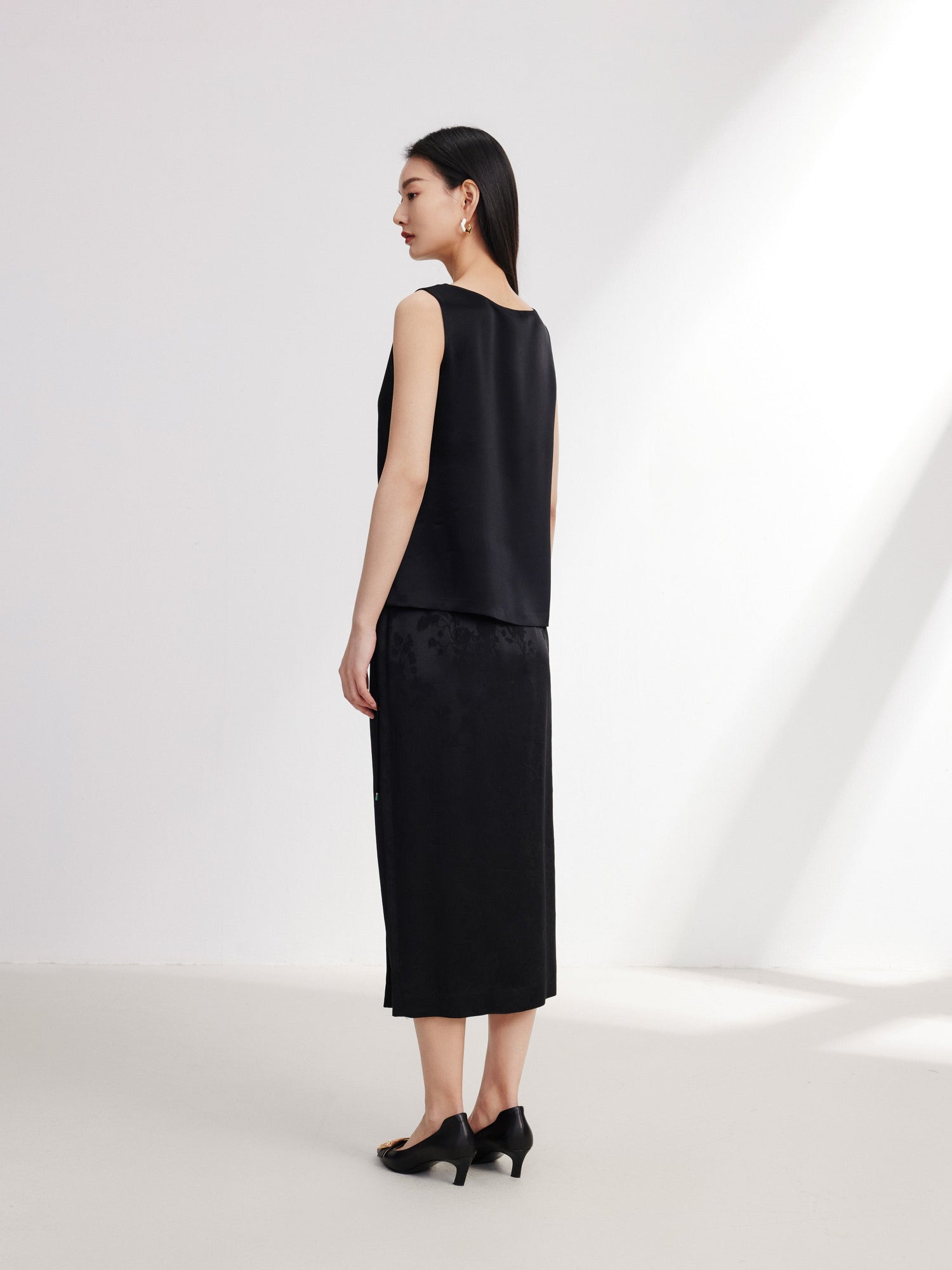 Sleeveless Draped Neck Top | Black