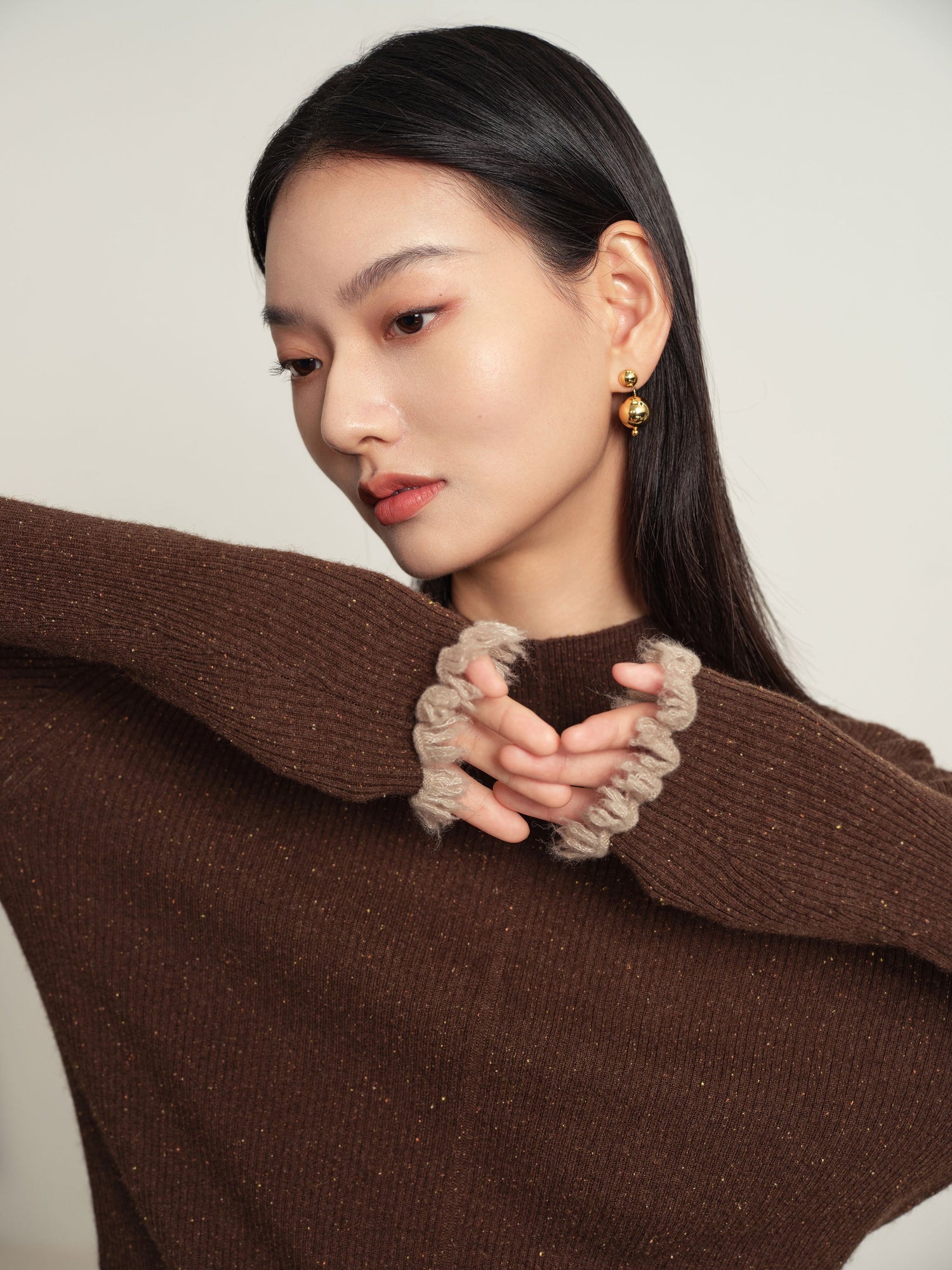 Long Sleeve Form-Fitting Knit Turtleneck | Brown
