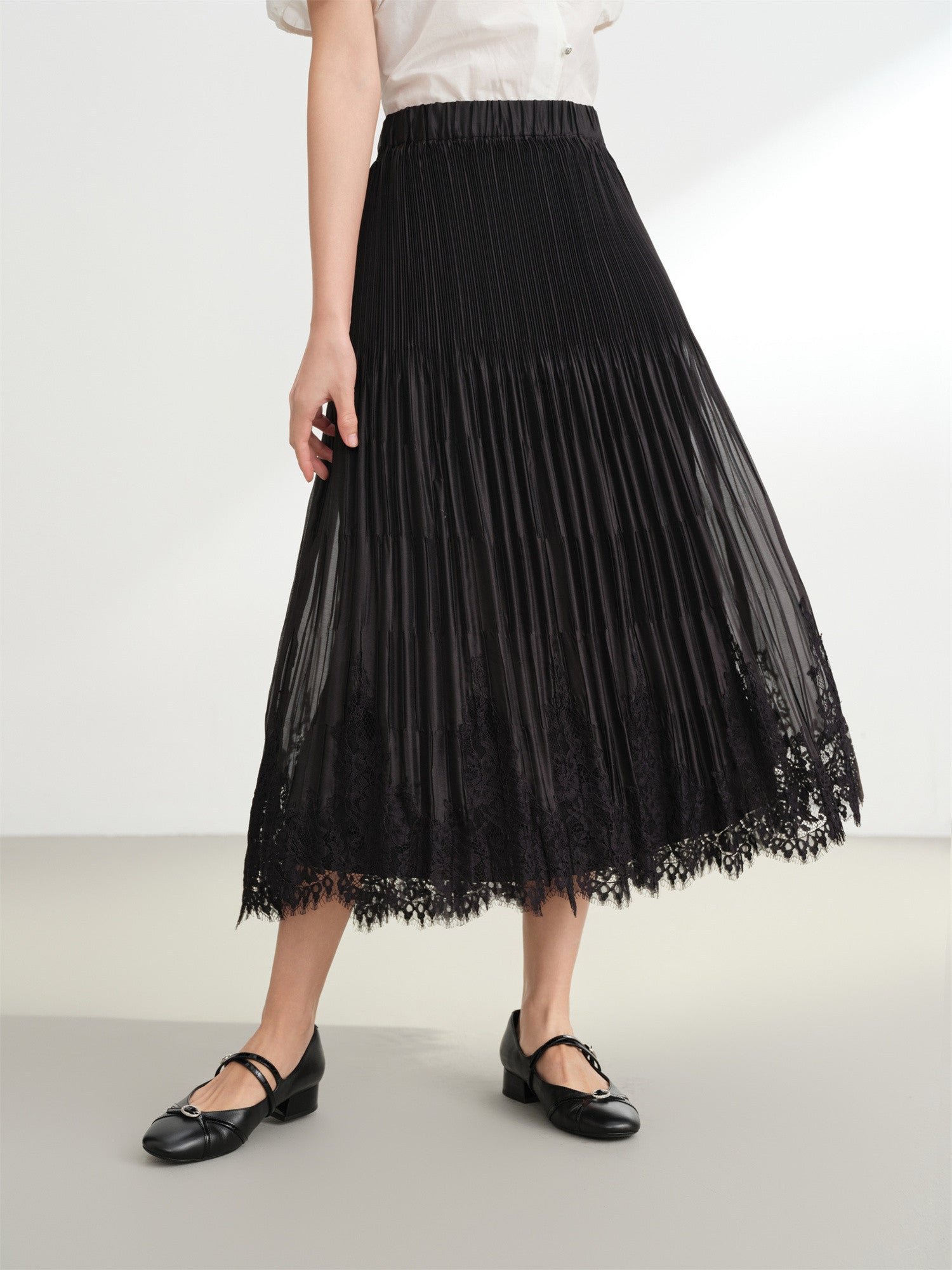 Classic Vintage Lace Pleated Skirt | Black