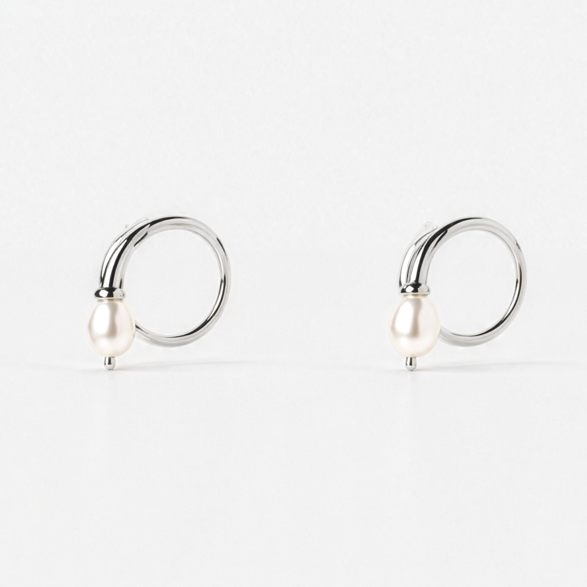 Swirl Earrings | Sterling Silver | Freshwater Pearl