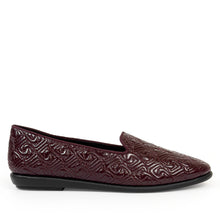 Betunia Casual Loafer | Merlot Faux Crinkle Patent