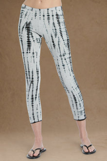 Women | Low Rise Crop Legging | Heather Gray/All Over Lizard 1