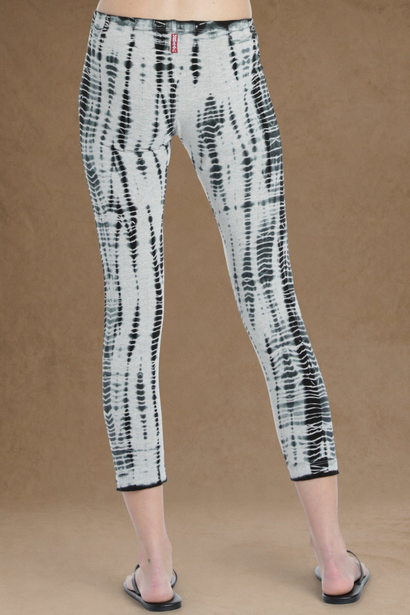Women | Low Rise Crop Legging | Heather Gray/All Over Lizard 1