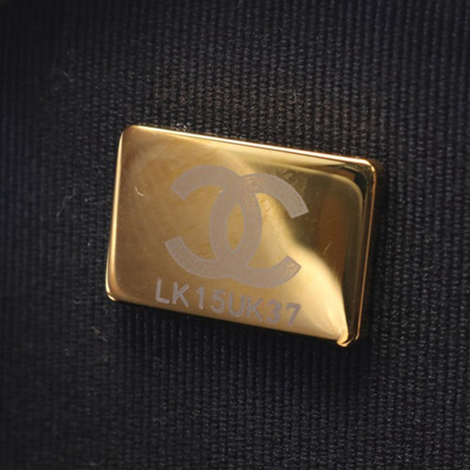 Chanel | Pre-Owned Quilted Lambskin Oval Logo Chain Top Handle Round Clutch on Chain | Black