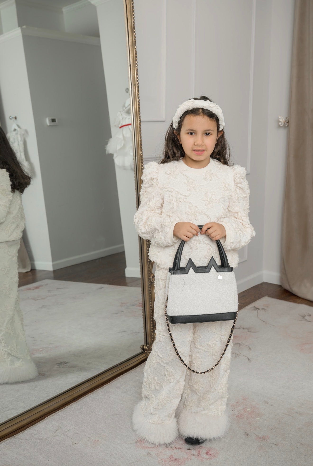 Girl | The Kat Handbag | White x Black