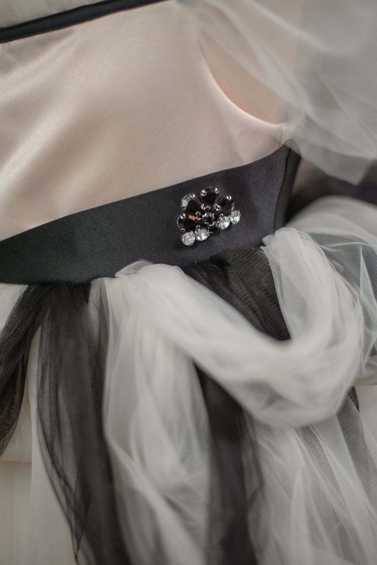 Girl | Grace Tulle Dress | Beige x Black