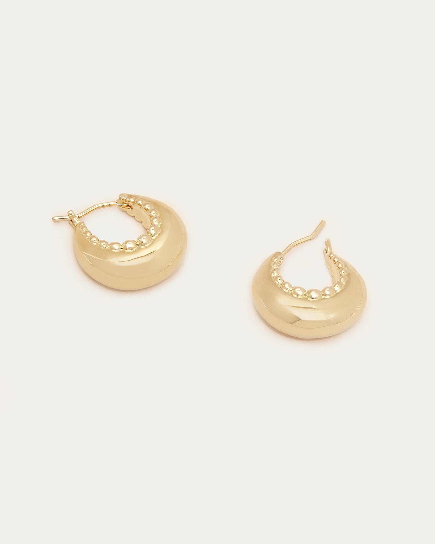 Color: Gold Scallop