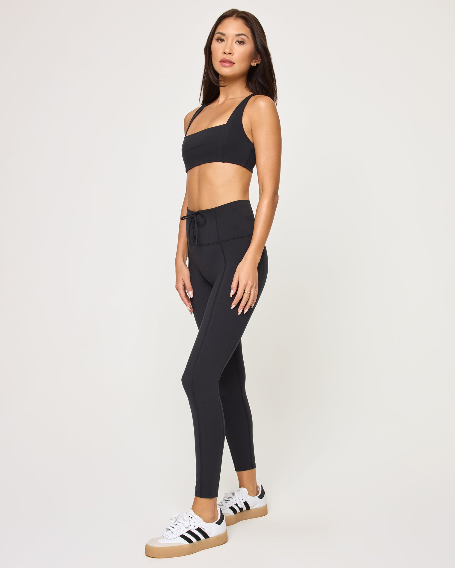 Black | Model: Jocelyn (size: S)