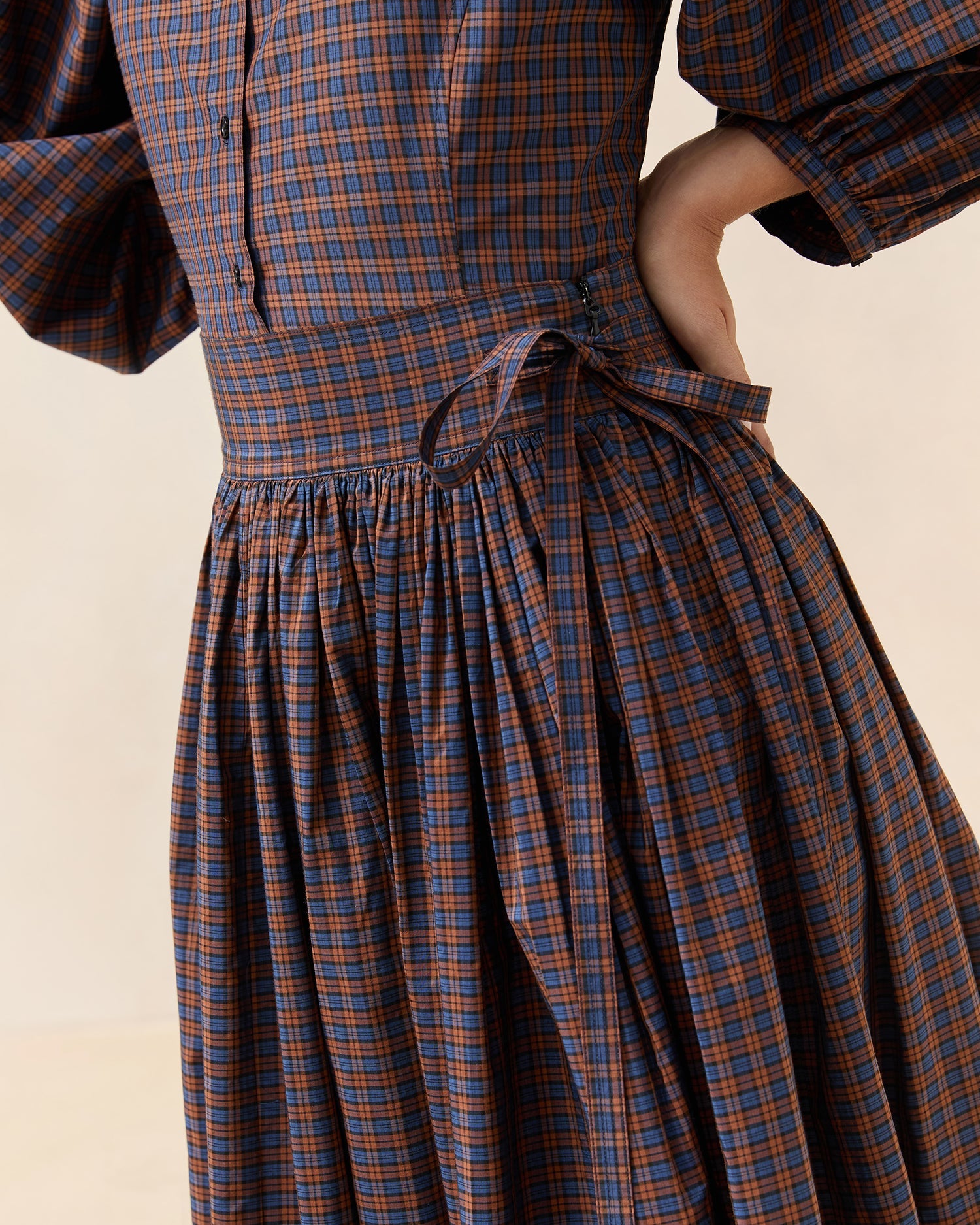 Color: Navy/Rust Plaid/Black