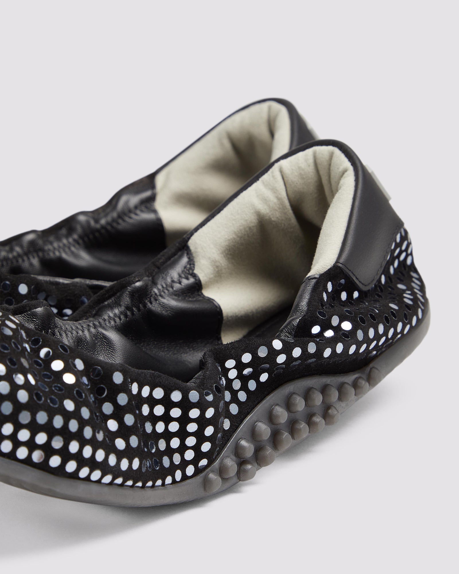 Women | Stella Sneaker | Black/Silver