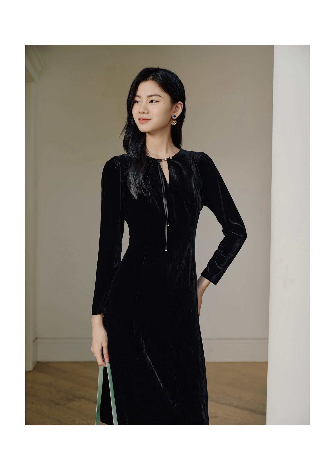 Chinese Style Slim-Fit Silk Velvet Dress | Black