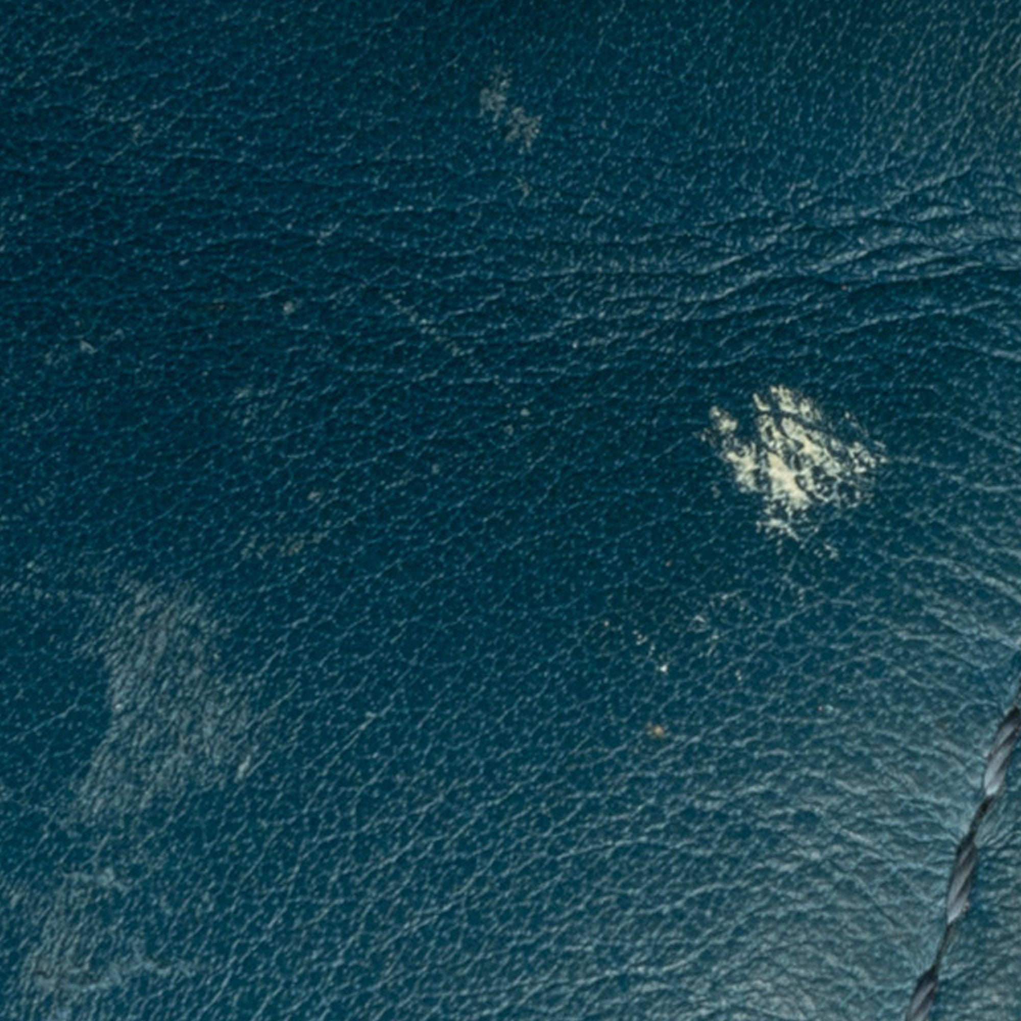 Chanel | Pre-Owned CC Chevron Calfskin Statement Shopping Tote | Blue/Dark BlueBlue/Dark Blue