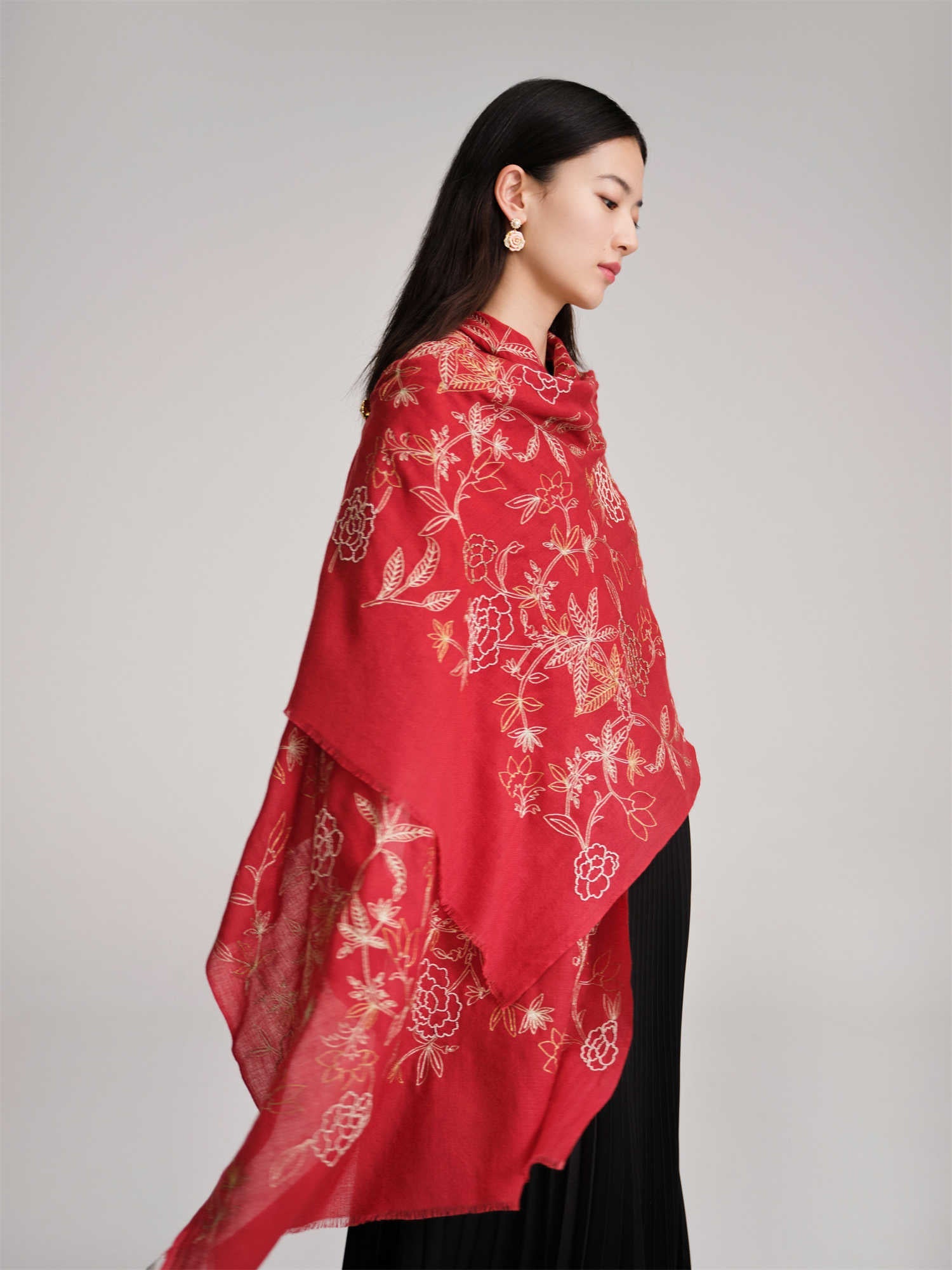 Heavy-duty Embroidery scarf | Red