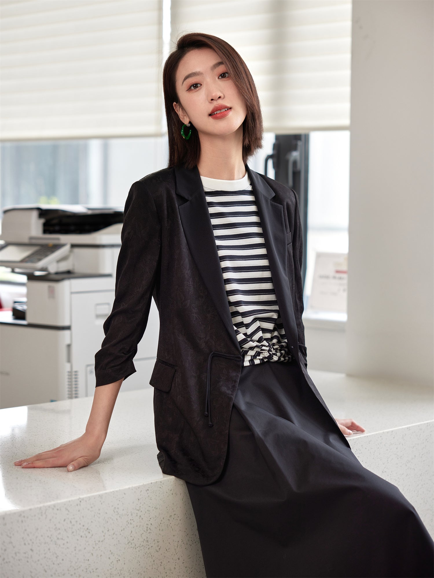 Silk Relaxed-Fit Blazer | Black