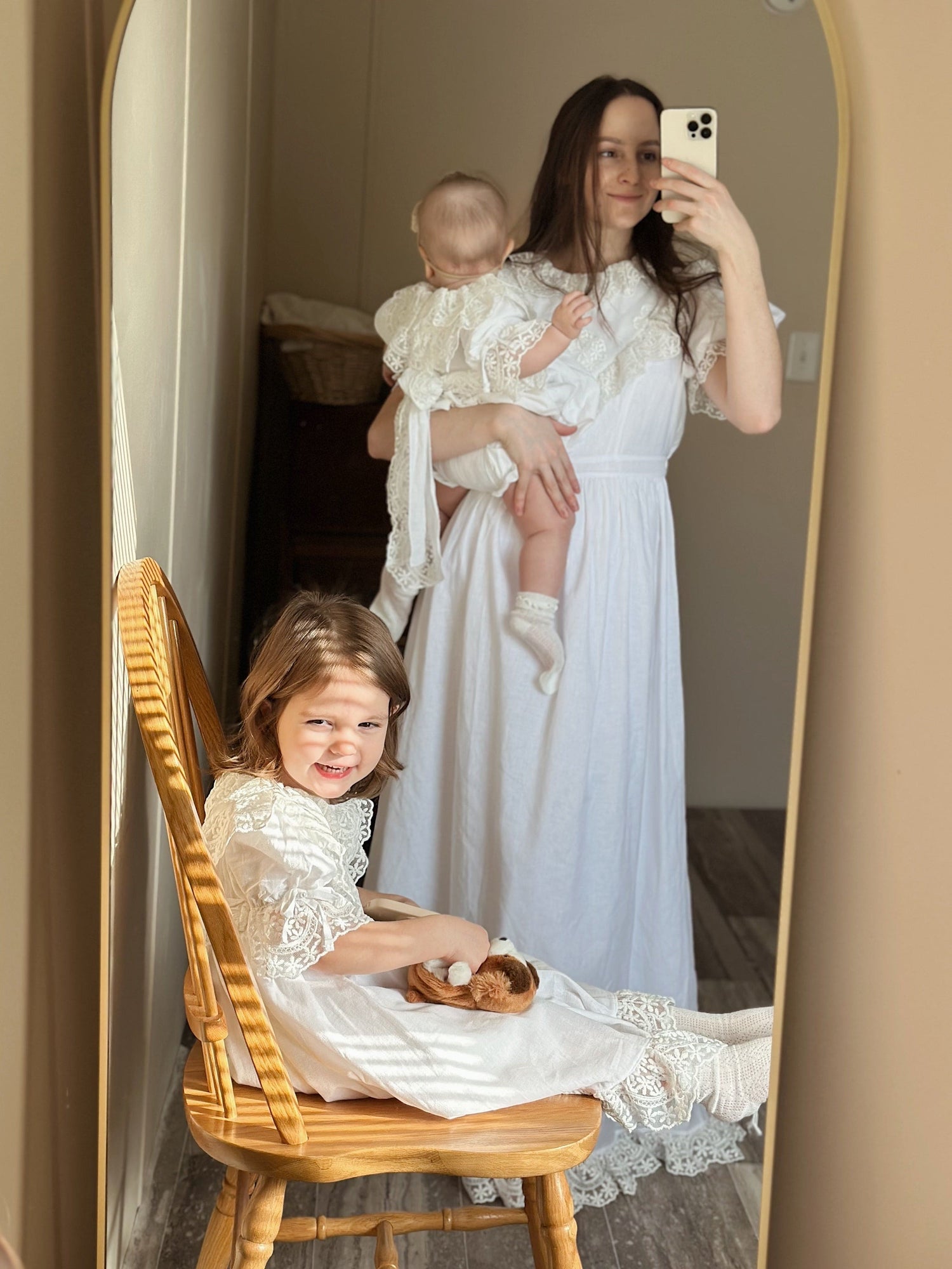 Women | Katherine Embroidered Linen Mom Dress | White