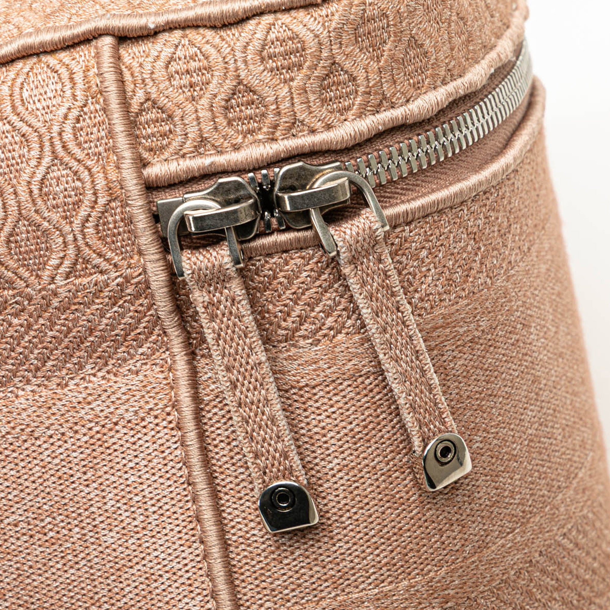 Dior | Pre-Owned Mesh Embroidered Diortravel Vanity Case | Pink