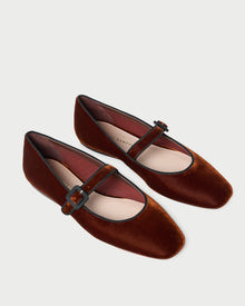Color: Sienna/Black