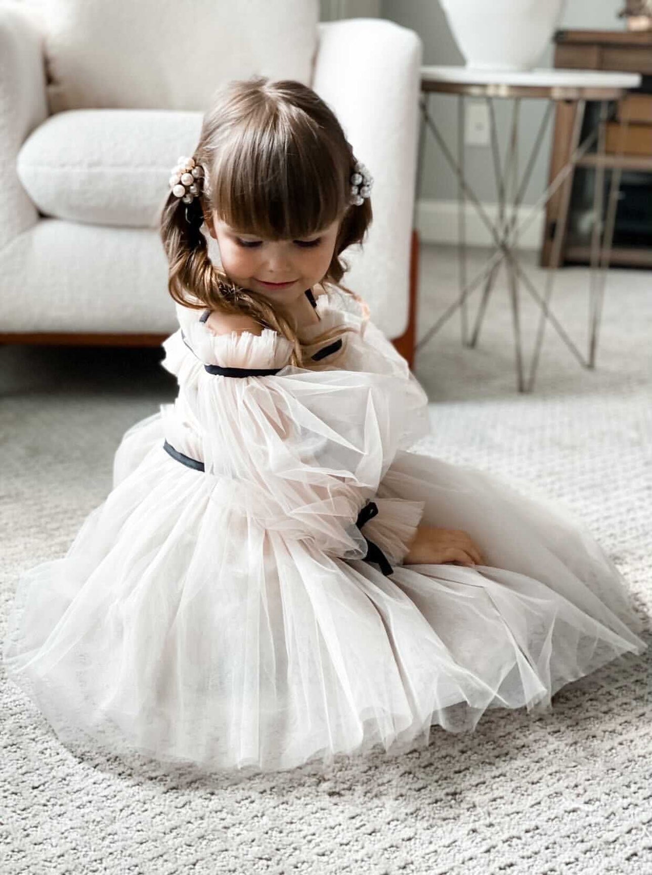 Girl | Coco Pearl Hair Scunchie | White & Gold