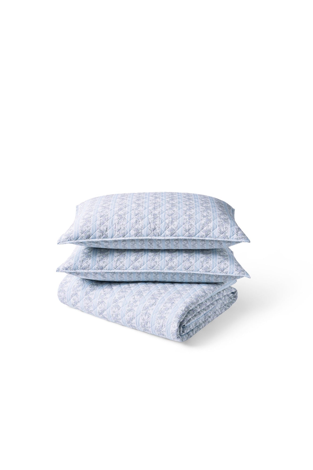 Full Marigold Wreath Quilt And Sham Set | Baby Blue Rush