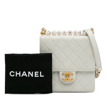 Chanel | Pre-Owned Small Chic Pearls Flap | White