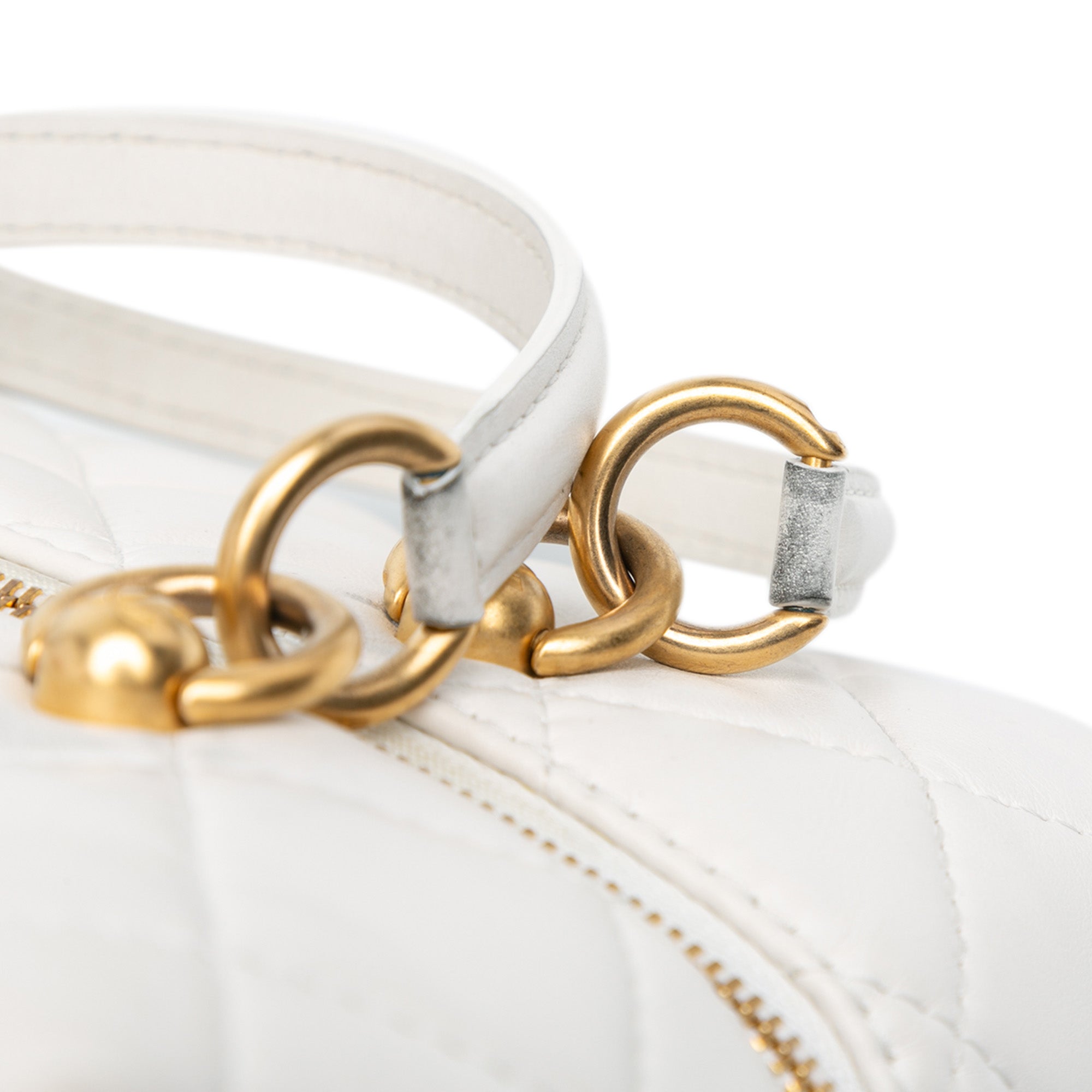 Chanel | Pre-Owned Metiers d'Art CC Quilted Lambskin Box with Top Handle Bag | White