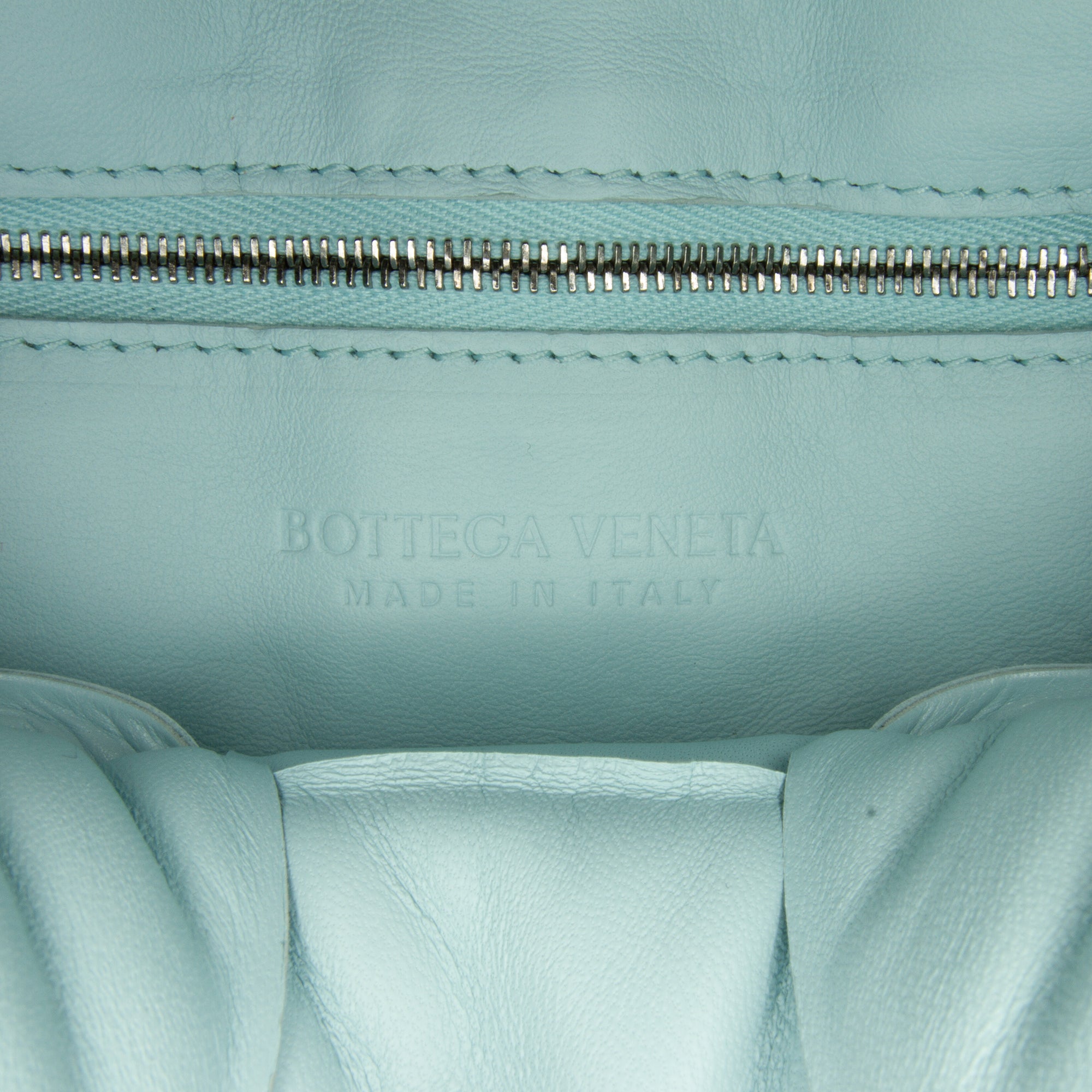 Bottega Veneta | Pre-Owned Nappa Intrecciato Padded Cassette Crossbody - III | Blue/Light Blue