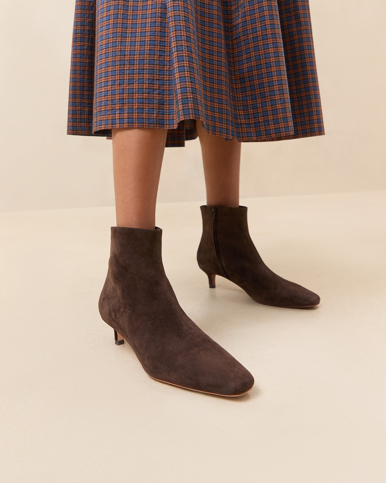 Color: Brown