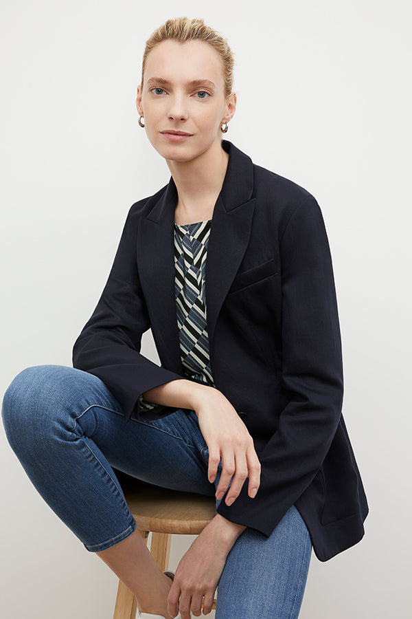 Front image of a woman wearing the Hyo Jacket - Everyday Twill in Night | Grid | Exclude