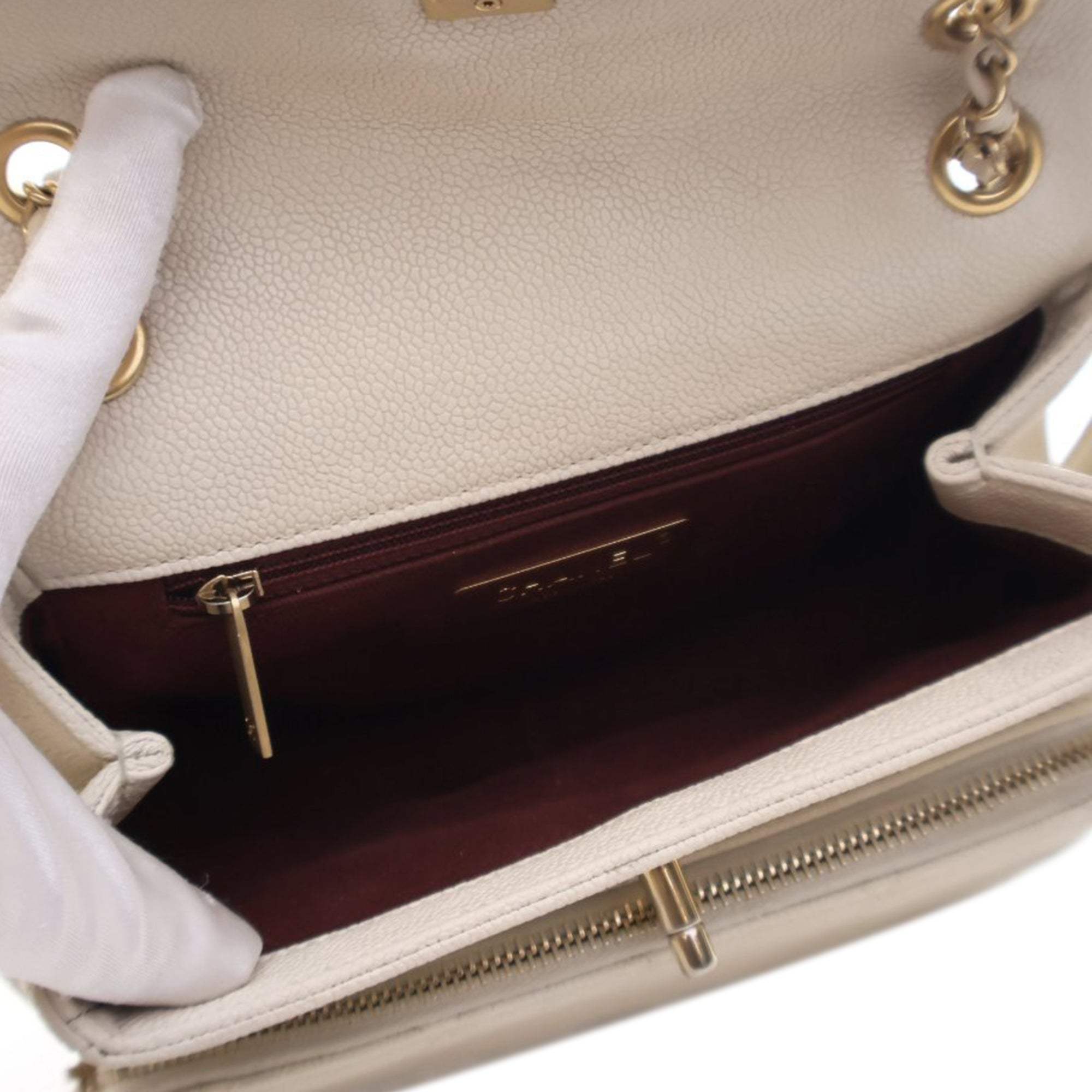 Chanel | Pre-Owned Caviar Business Affinity Messenger Flap | White/Ivory