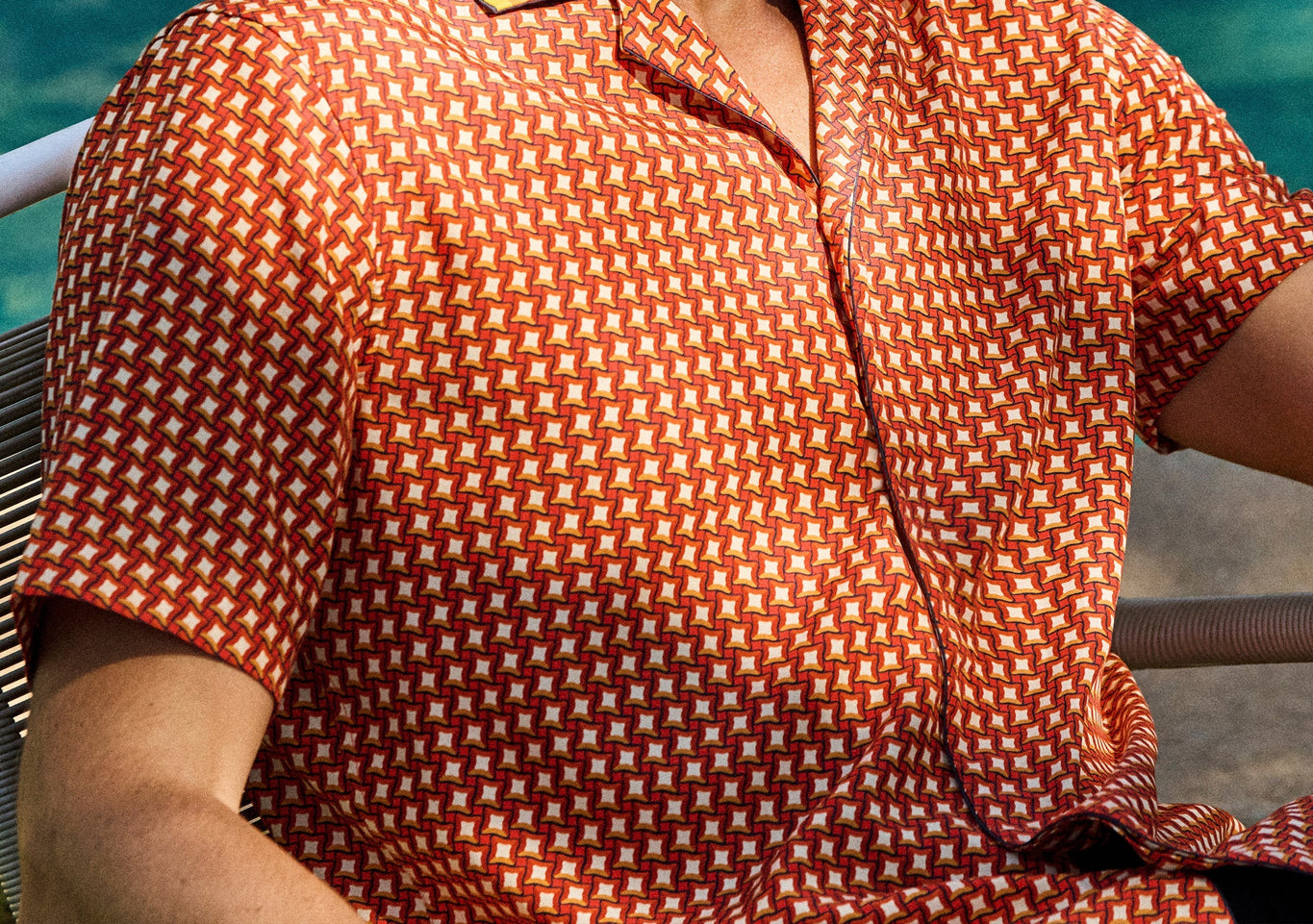 Maitan Relaxed Fit Stripe Piping Capri Collar Piscina Print Shirt | Calypso Orange