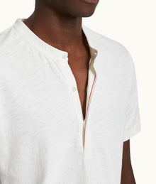 Montrose Classic Fit 3-Button Placket Cotton-Linen T-Shirt | Thasos Beach
