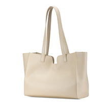 Celine | Pre-Owned Smooth Calfskin Soft 16 Cabas | White/Ivory