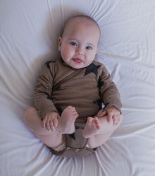 Newborn | Soft Faded Star Envelope Onesie | Earth Brown