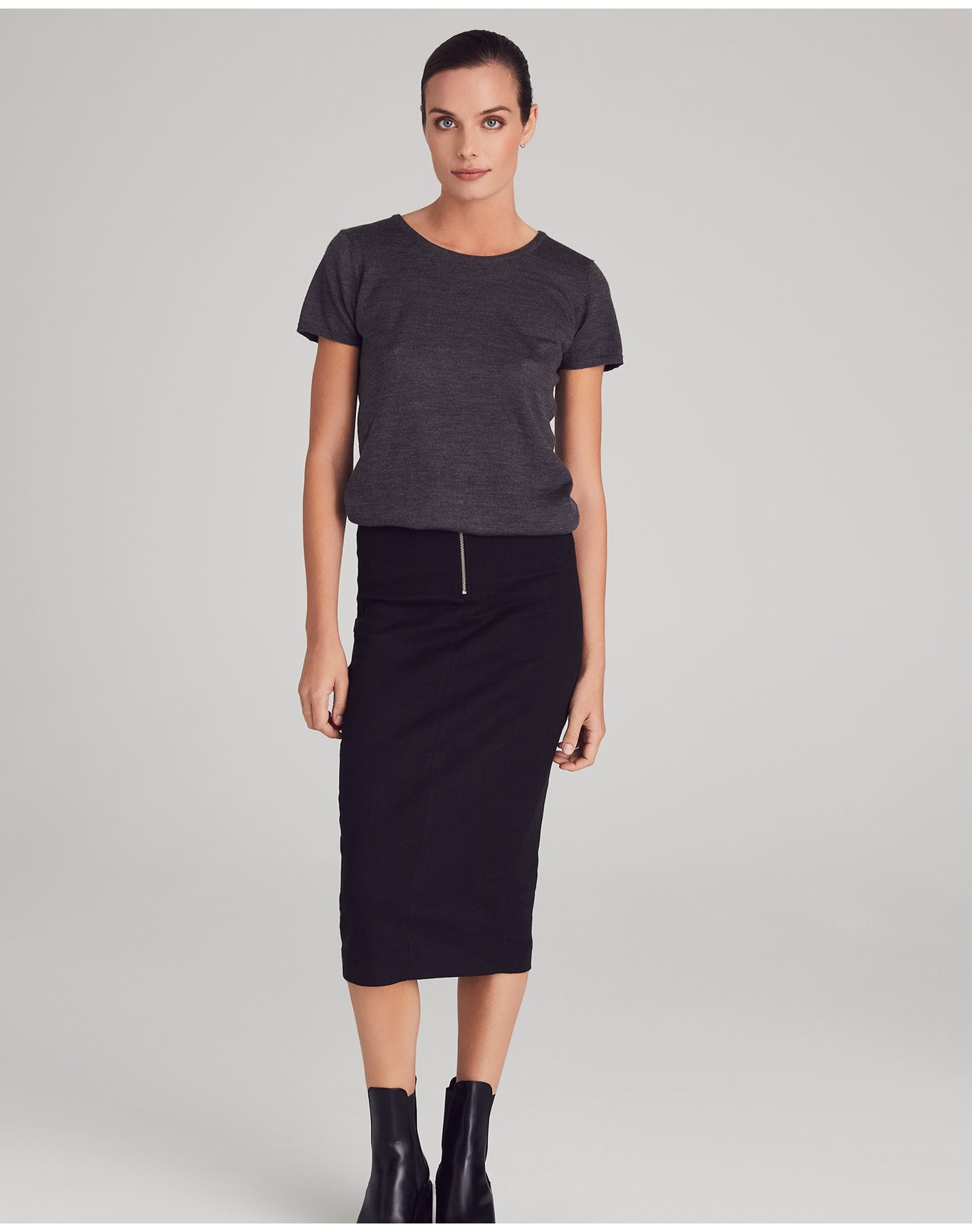 Nomad1942 | Women | Gramercy T-Shirt | Carbon