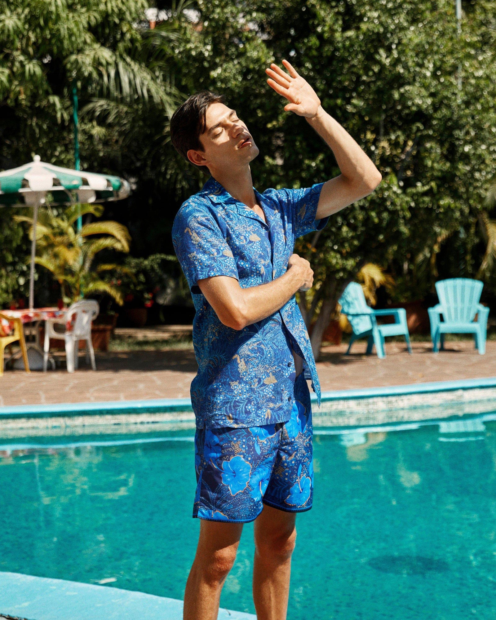 Bulldog Night Iris/Cerulean Tropic Nightfall Print Mid-Length Swim Shorts | Night Iris/Cerulean