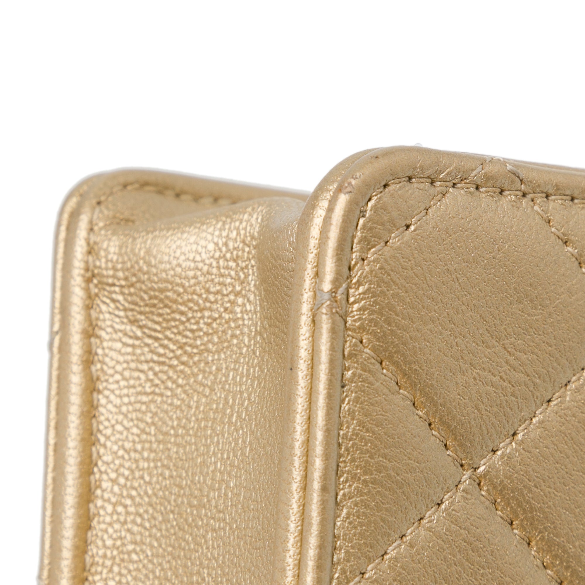 Chanel | Pre-Owned Small Lambskin Chic Pearls Flap | Gold