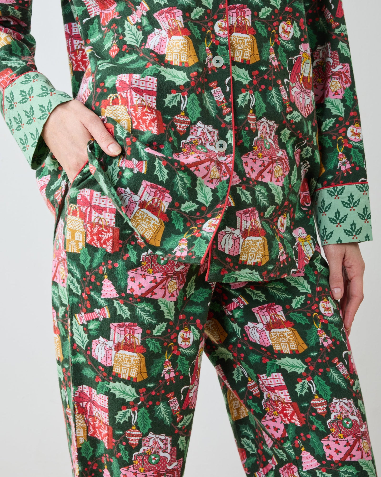 Holly Gifts - Lightweight Flannel Long PJ Set - Garland - Printfresh