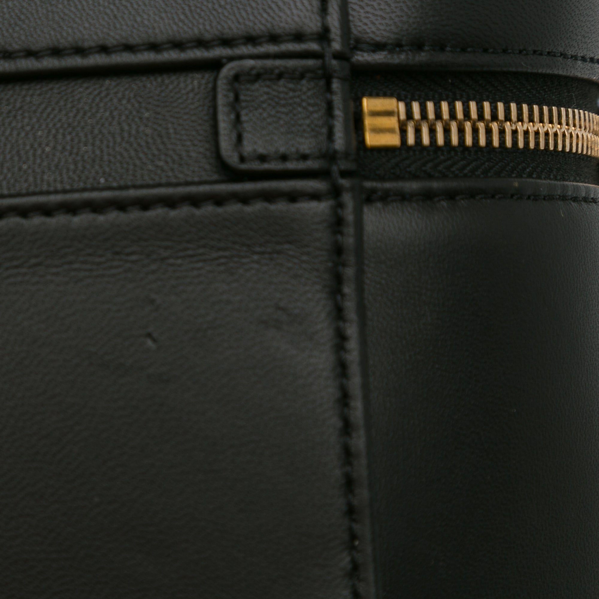 Chanel | Pre-Owned CC Lambskin Vanity Case | Black