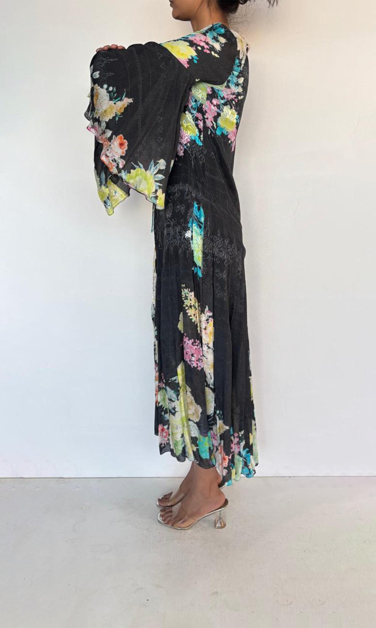 Rococo Sand | Aita Viscose Crepe Jacquard Cape | Black