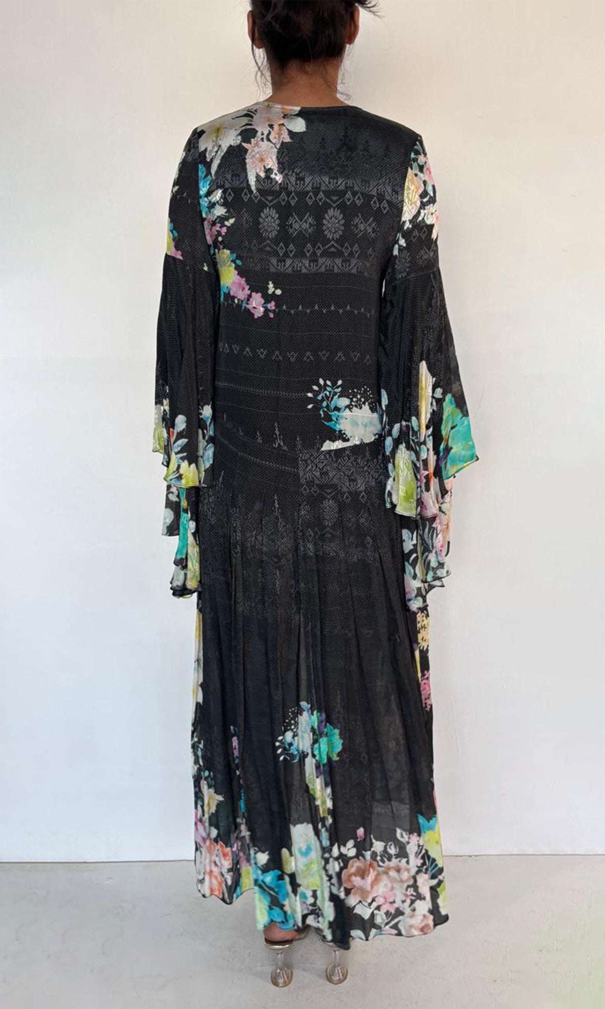 Rococo Sand | Aita Viscose Crepe Jacquard Cape | Black