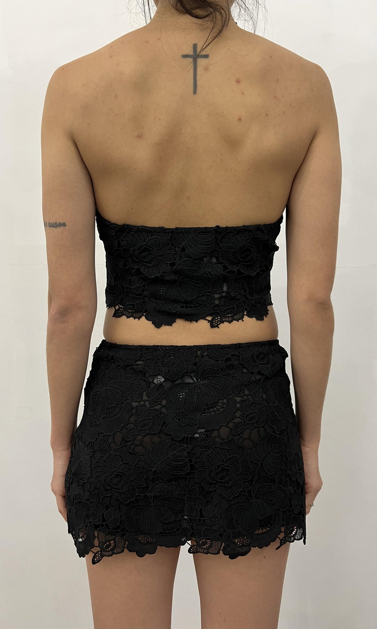 Rococo Sand | Eliza Polyester Chemical Lace Short Skirt | Black