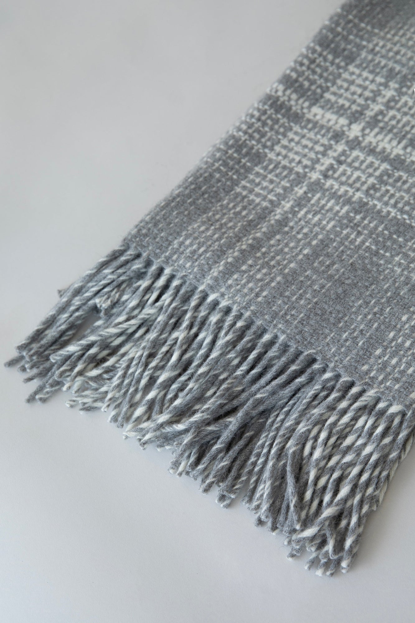Rustic Plaid Throw | Grey Ivory