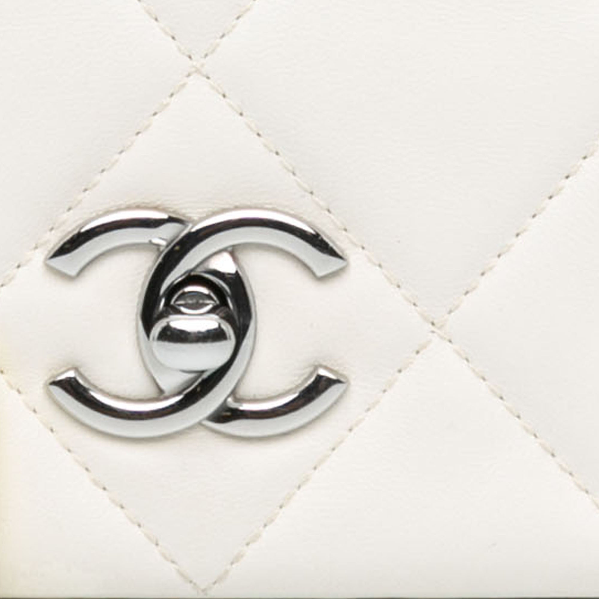 Chanel | Pre-Owned Mini Quilted Lambskin Chain Rows Flap | White