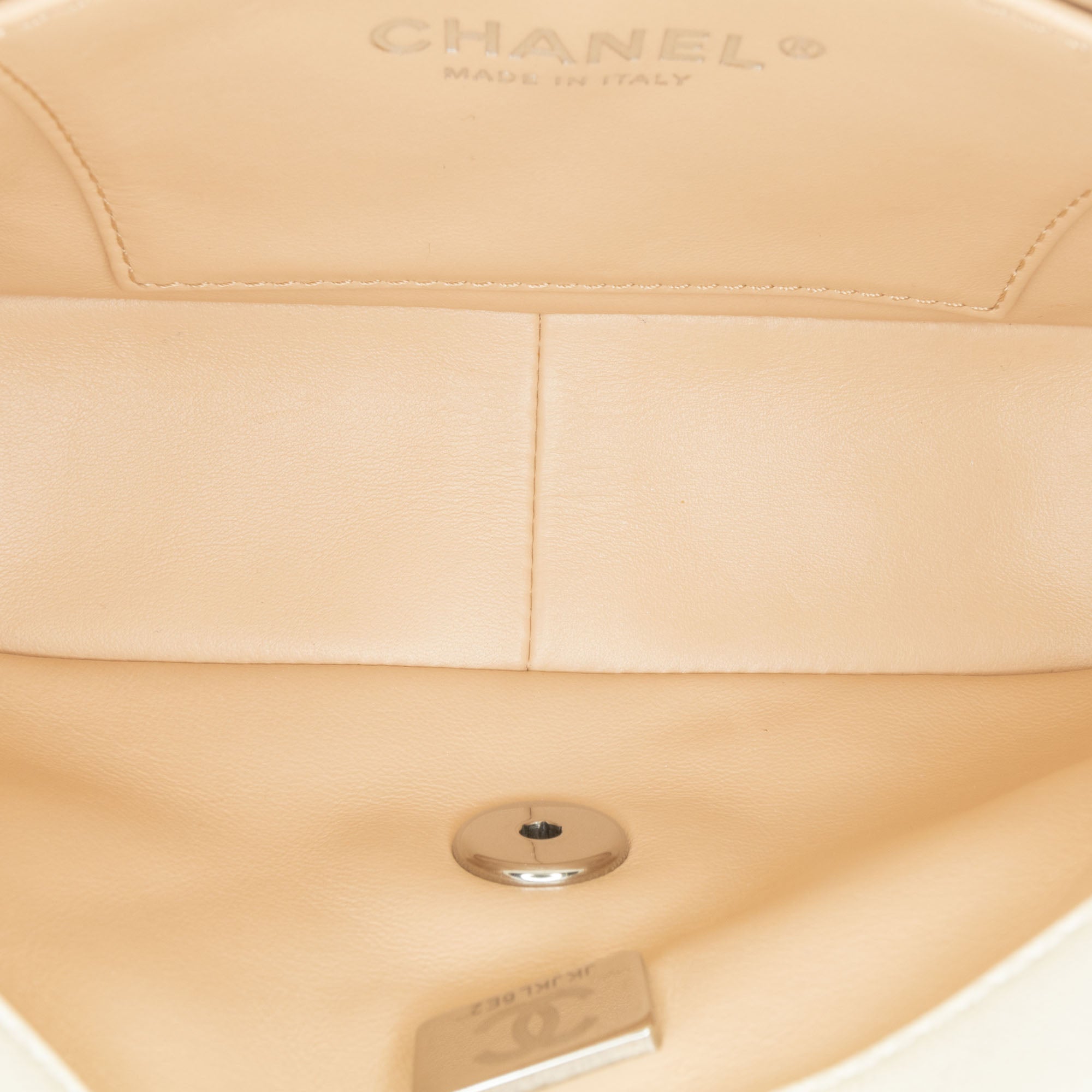 Chanel | Pre-Owned Mini Quilted Lambskin Chain Rows Flap | White