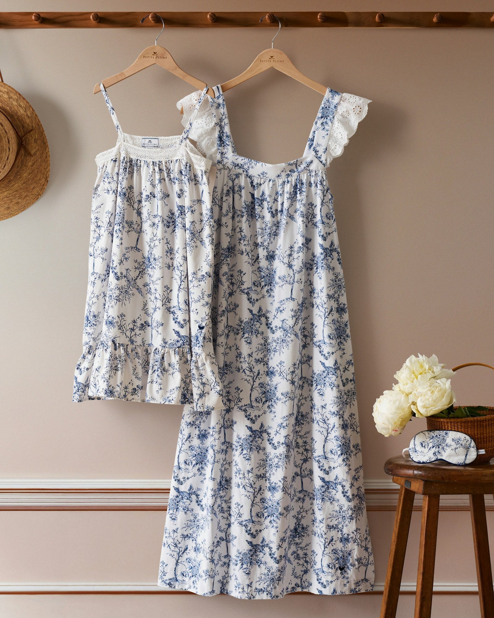 Girl's Twill Lily Nightgown in Fleurs de Rose in Timeless Toile#Color_Timeless Toile