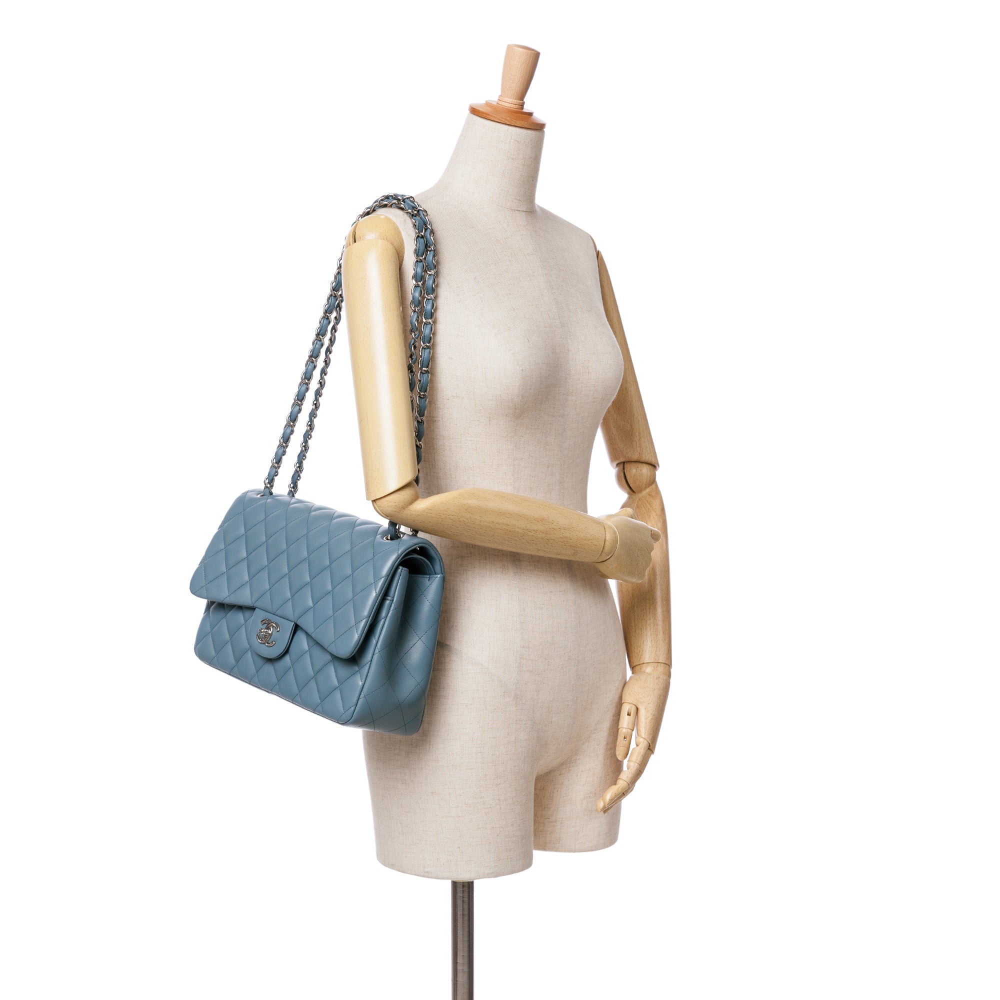 Chanel | Pre-Owned Jumbo Classic Lambskin Double Flap - II | Blue/Dark Blue