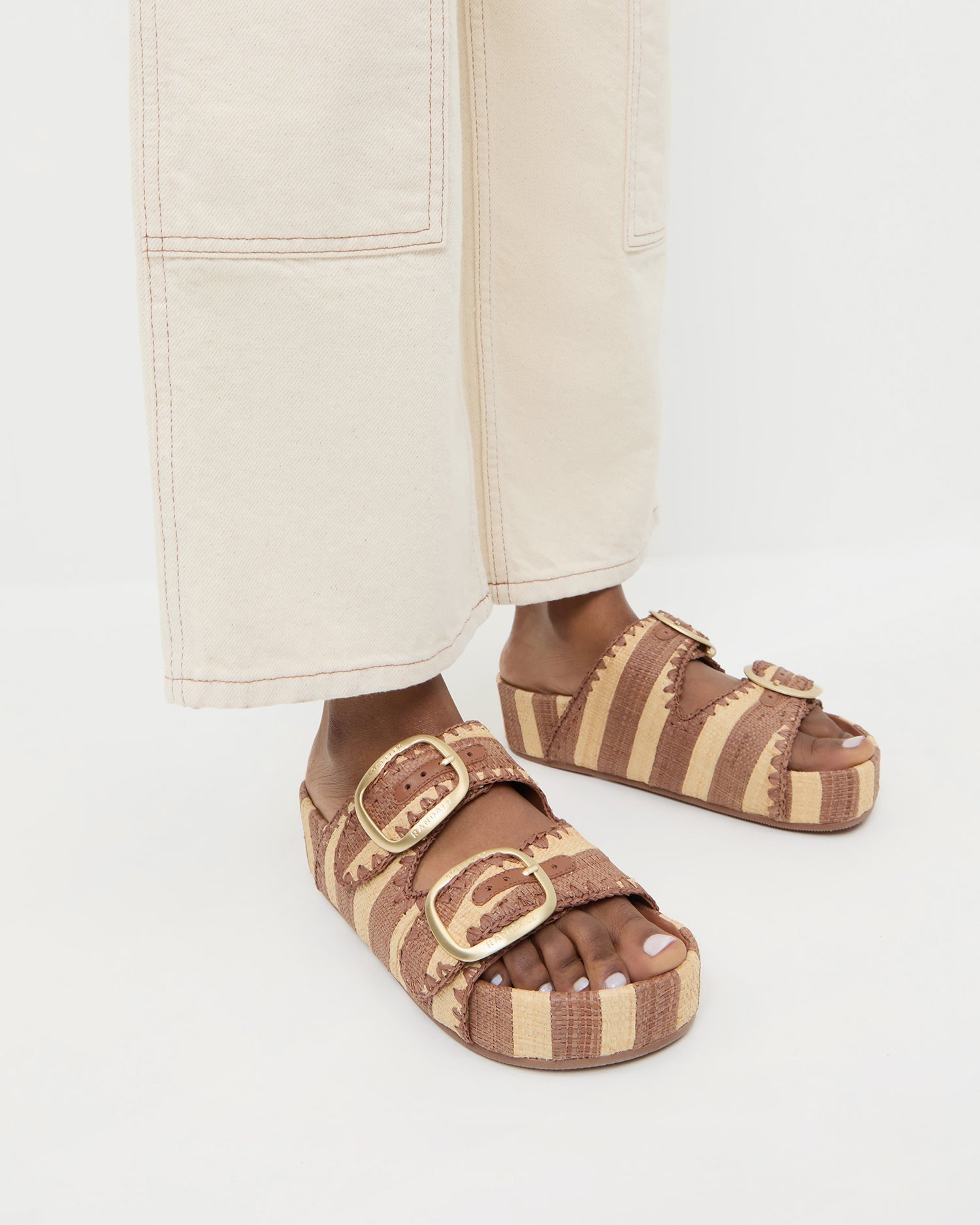 Color: Brown/Natural Stripe