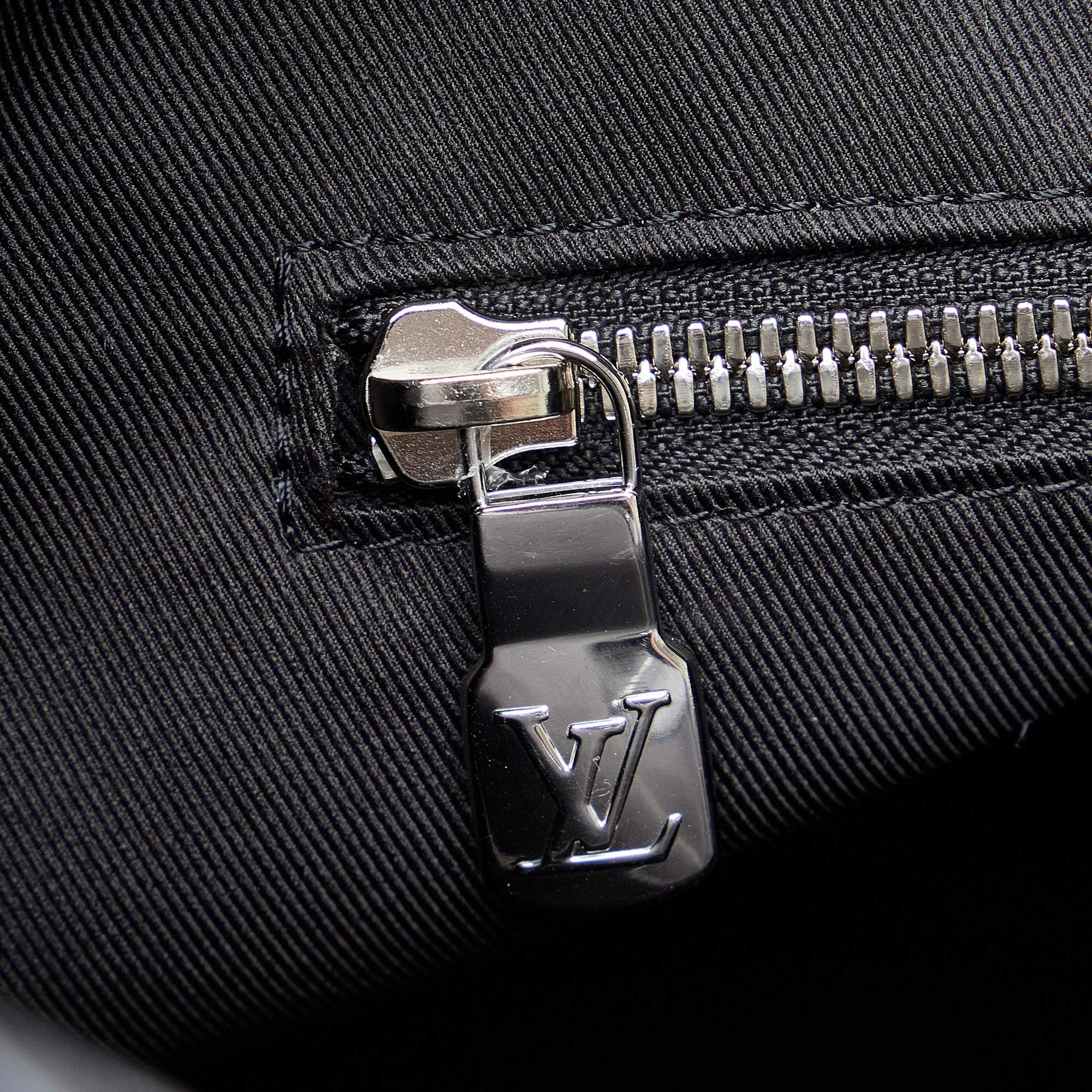 Louis Vuitton | Pre-Owned Taigarama Outdoor Tote | Black